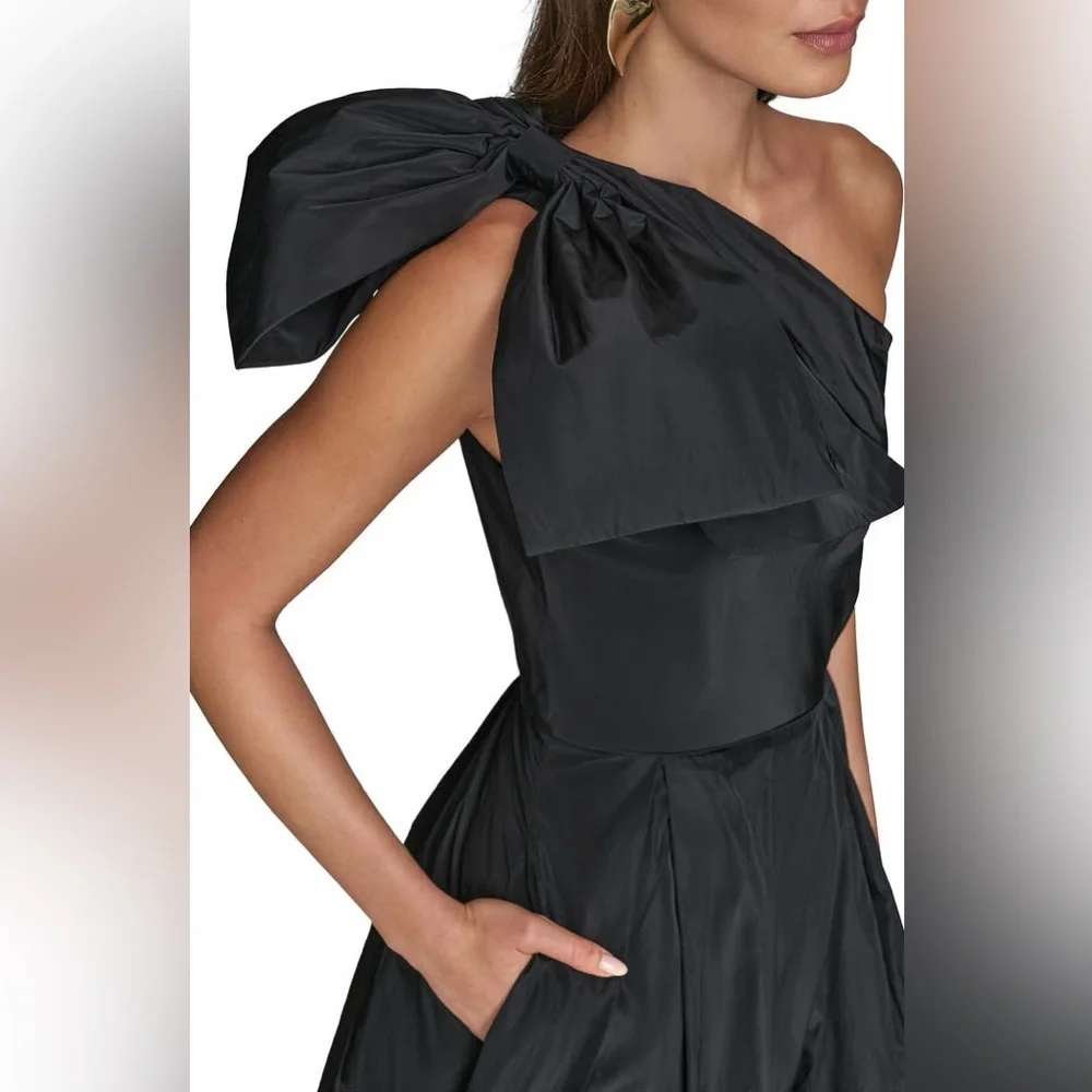 Bow One-Shoulder Gown Donna Karan New York - Picture 2 of 5